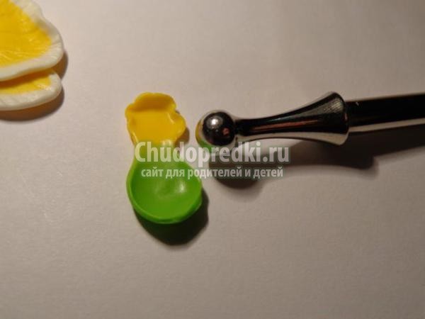 серьга для пирсинга из пластики. Орхидея
