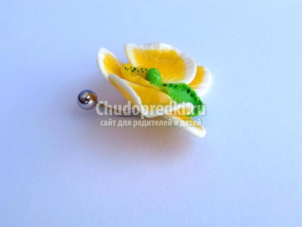 серьга для пирсинга из пластики. Орхидея