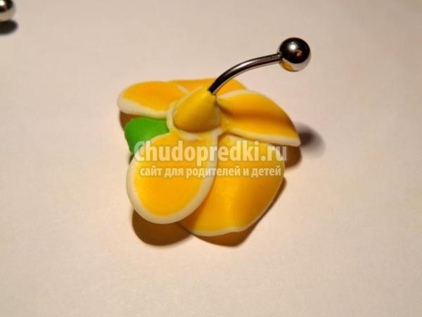 серьга для пирсинга из пластики. Орхидея