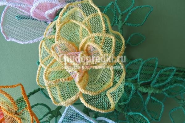 розы в технике макраме