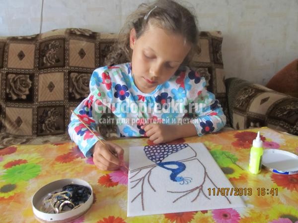 аппликация из пайеток. Птица