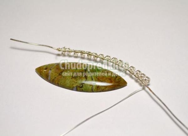 кулон в технике wire wrap с жадеитом