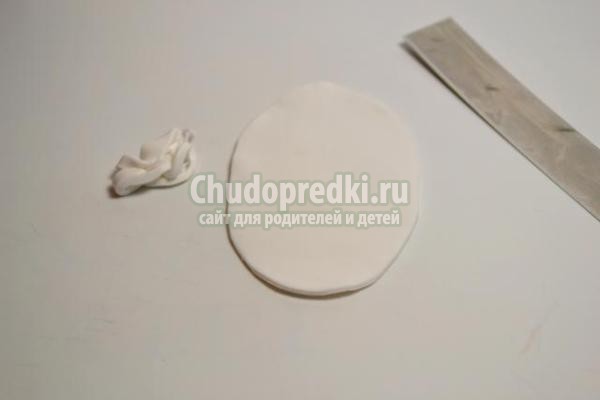 кулон из пластики филигрань. Дерево