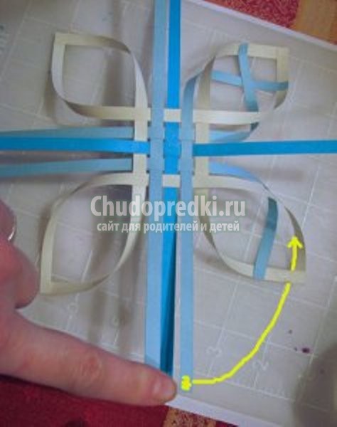 Снежинки из бумаги