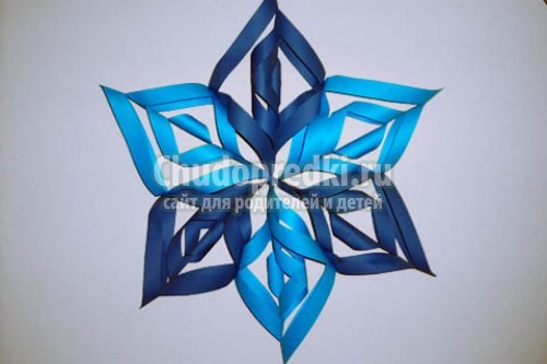 Снежинки из бумаги