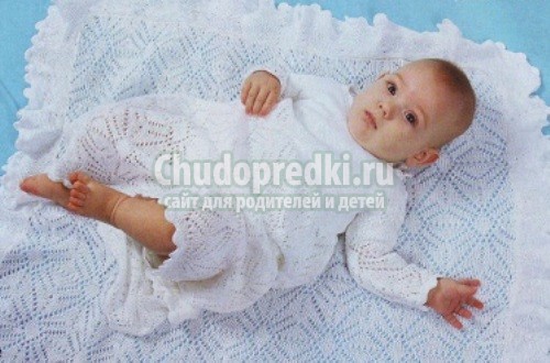 Вязаное крестильное платье спицами