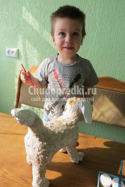 собачка-копилка в технике папье-маше