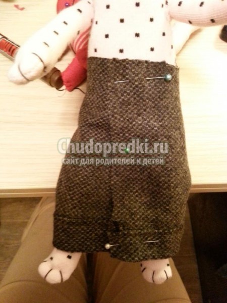 игрушки своими руками. Кошечка из носочков