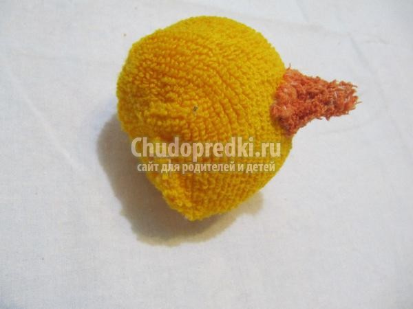 игрушки своими руками. Цыплята из носочков
