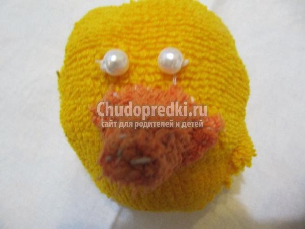 игрушки своими руками. Цыплята из носочков