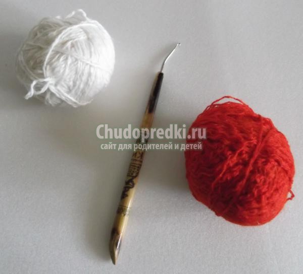 вязаные игрушки крючком. Зайцы