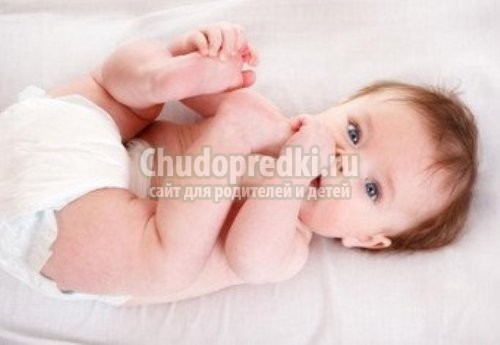 Стул у грудничка