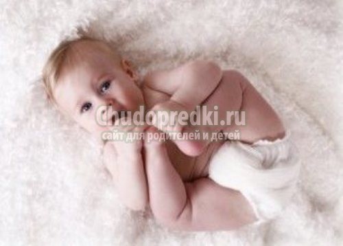 Стул у грудничка