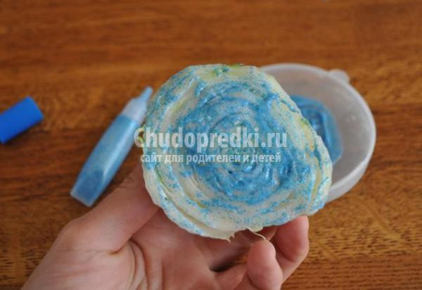 декор полотенца отпечатками ладошек