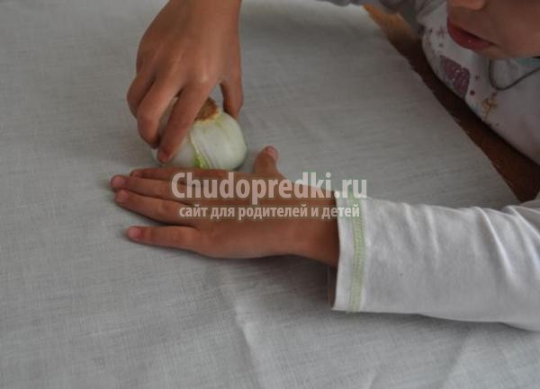 декор полотенца отпечатками ладошек