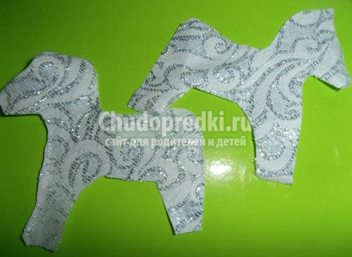 Елочная игрушка своими руками. Лошадка