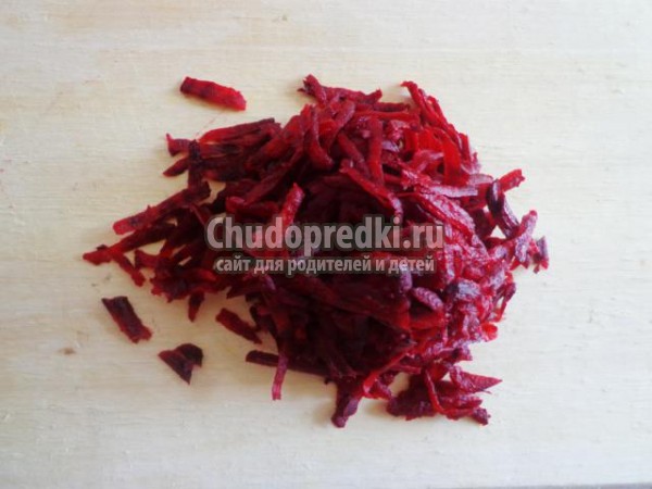 красный борщ с курицей