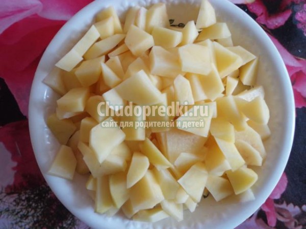 красный борщ с курицей