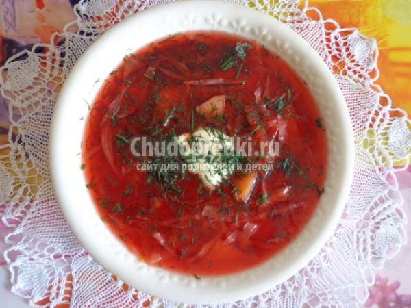 красный борщ с курицей