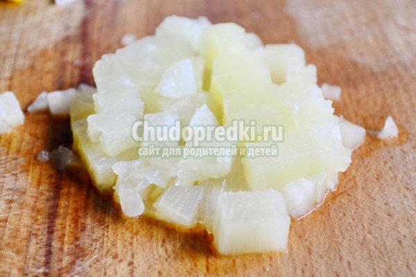 салат с курицей гавайский
