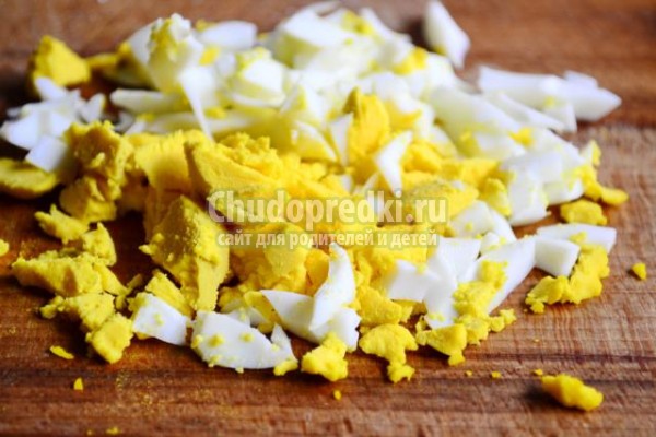 салат с курицей гавайский