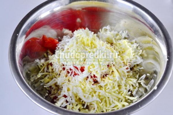 крекеры с салатом из курицы к Новому году
