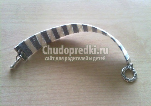 Браслеты из ниток