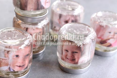 Новогодний шар со снегом