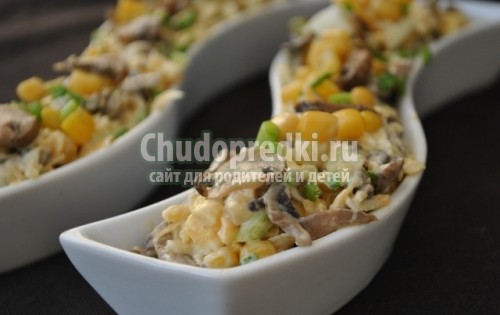 Салат с грибами и сыром