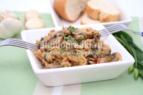 Салат с грибами и сыром