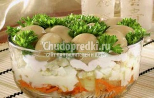 Салат с грибами и сыром