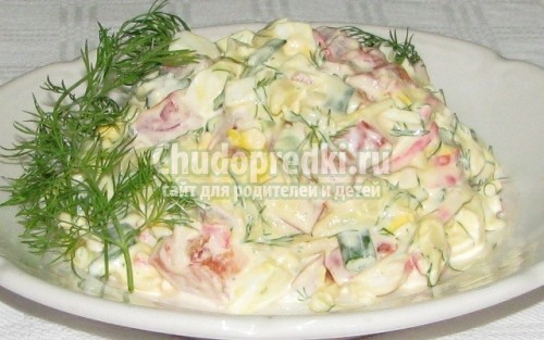 Салат помидоры с крабовыми палочками