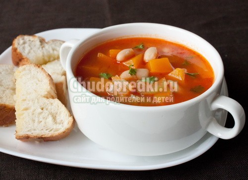 Суп из курицы с фасолью