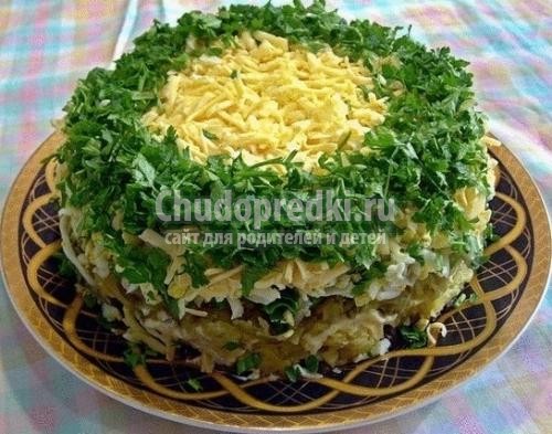 Салат с огурцами и грибами