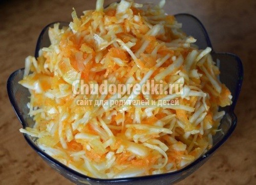 Салат из свежей капусты и моркови