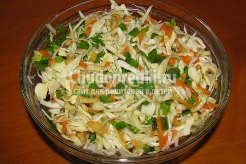 Салат из свежей капусты и моркови
