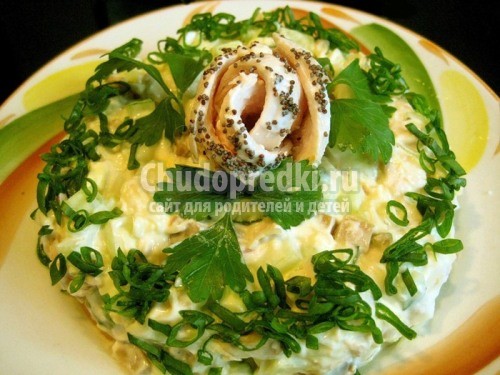 Салат из курицы с сыром