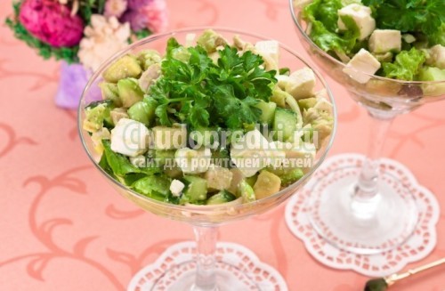 Салат из курицы с сыром