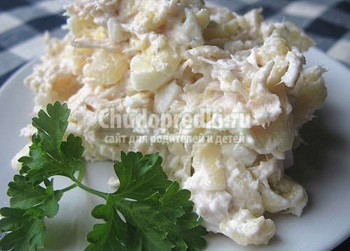 Салат из курицы с сыром