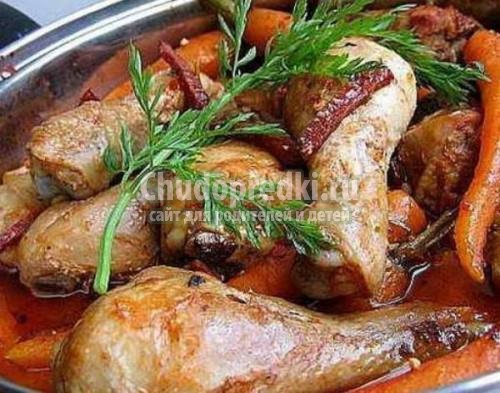 Жареная курица на сковороде