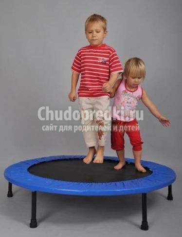 Покупать ли батуты? А как выбрать батут и мини батуты для дома?