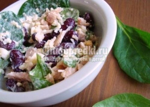 Салат с фасолью и курицей