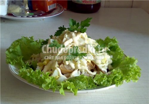 Салат с черносливом и курицей Салат с черносливом и курицей