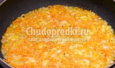 Тушеная морковь с луком