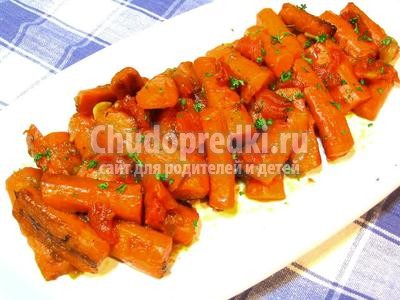 Тушеная морковь с луком