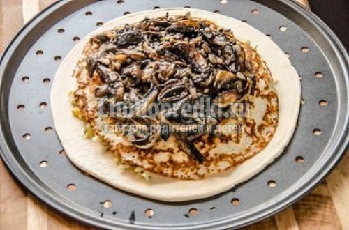 Курник из слоеного теста