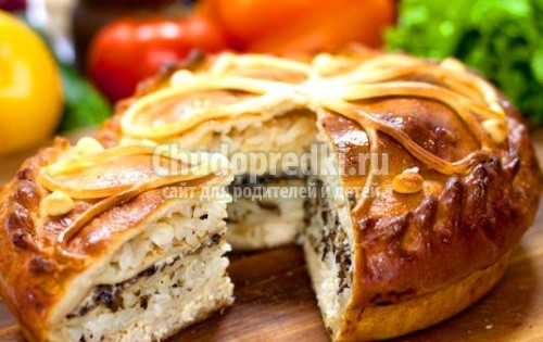 Курник из слоеного теста