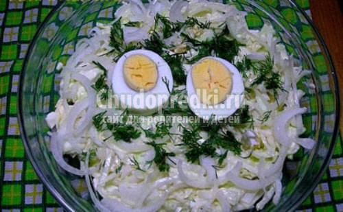 Салат из капусты с яйцом Салат из капусты с яйцом