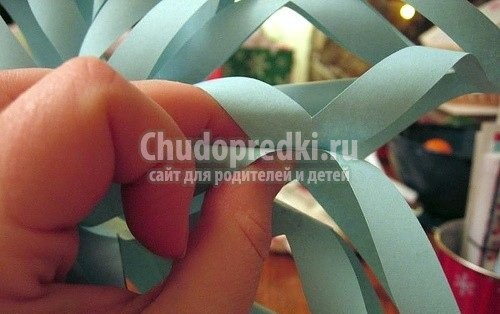 Как сделать снежинку из бумаги