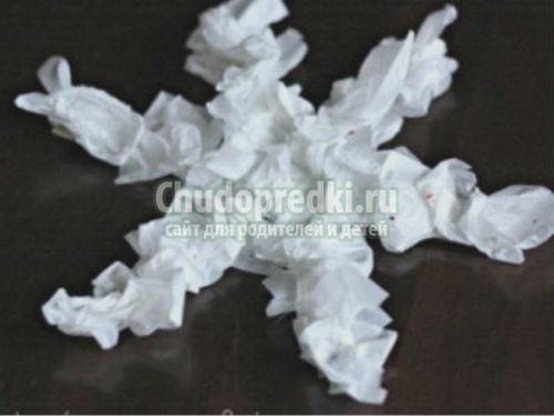 Снежинка из салфетки